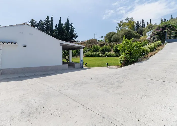 Casa De Aguacates Entre Marbella, Y Benahavis *